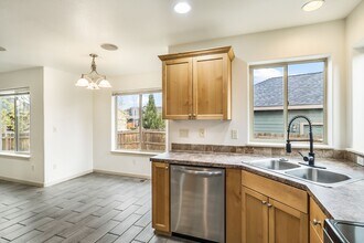 60960 Miles Ct in Bend, OR - Building Photo - Building Photo