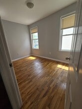 528 Magnolia Ave in Elizabeth, NJ - Foto de edificio - Building Photo