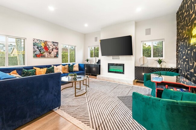 1400 N Orange Dr in Los Angeles, CA - Building Photo - Building Photo