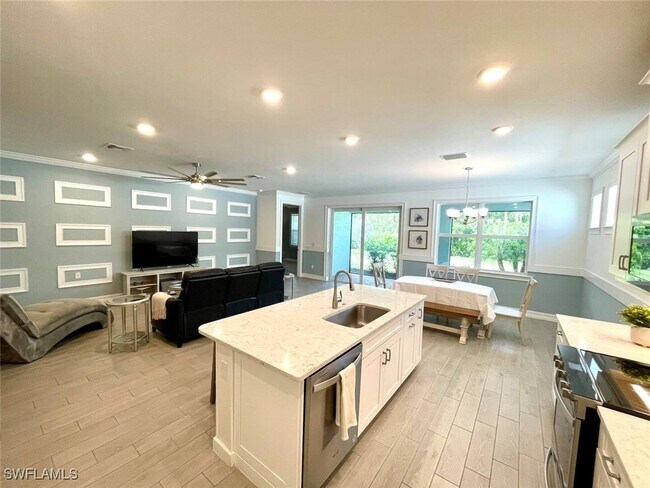 property at 299 Tamarindo Ln