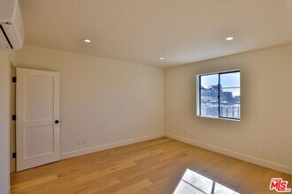 22227 Pacific Coast Hwy in Malibu, CA - Building Photo - Building Photo