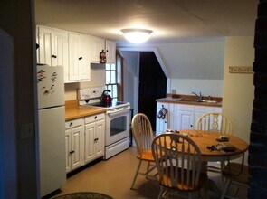 30 Golden Hill St, Unit loft in Newport, RI - Building Photo - Building Photo