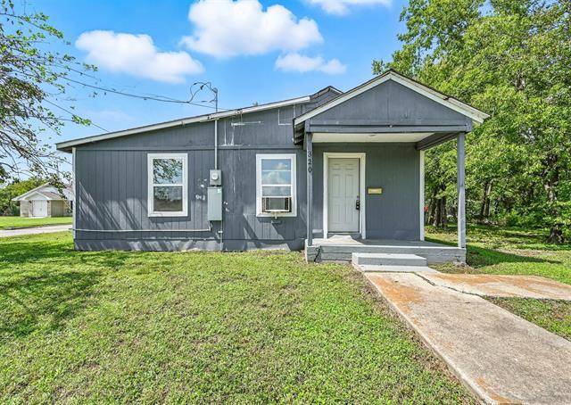 320 T A Carroll Ave in Corsicana, TX - Building Photo