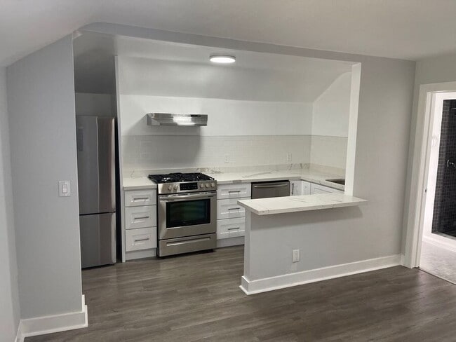 property at 1925 Tenth St