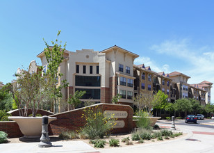 Centre Suites at Overton Park in Lubbock, TX - Foto de edificio - Building Photo