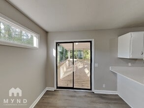 5438 Brandon Ct in Stone Mountain, GA - Foto de edificio - Building Photo