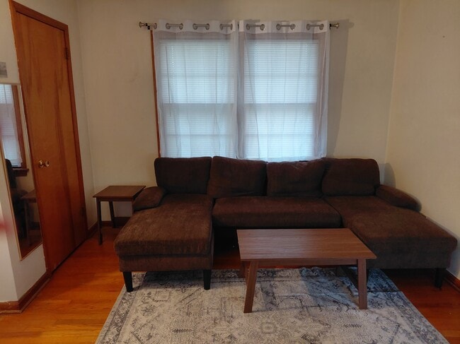 901 Old Homestead Ln, Unit Apt B in Virginia Beach, VA - Building Photo - Building Photo