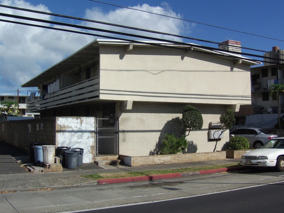 819 University Ave in Honolulu, HI - Building Photo