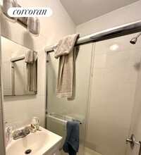 1580 1st Ave in New York, NY - Building Photo - Building Photo