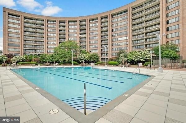 1805 Crystal Dr-Unit -503S in Arlington, VA - Building Photo