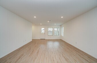 9211 Redwood Br Dr in Baytown, TX - Building Photo - Building Photo