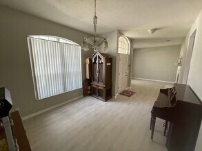 6746 NW 37th Ter in Gainesville, FL - Foto de edificio - Building Photo