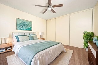 Villa Hemet in Hemet, CA - Foto de edificio - Building Photo