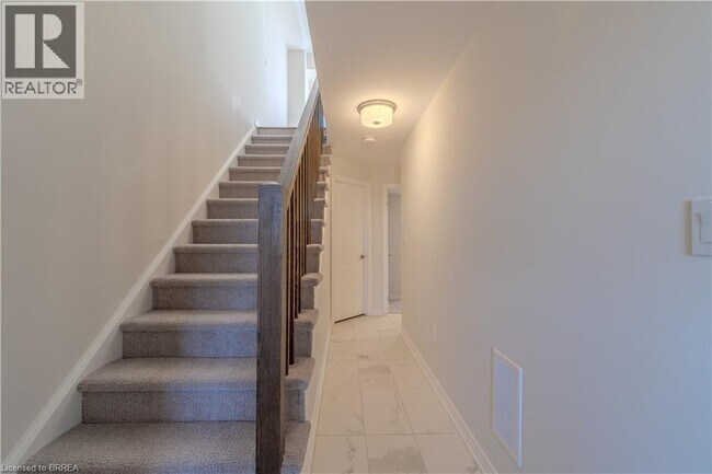 620 Colborne St W in Brantford, ON - Building Photo - Building Photo