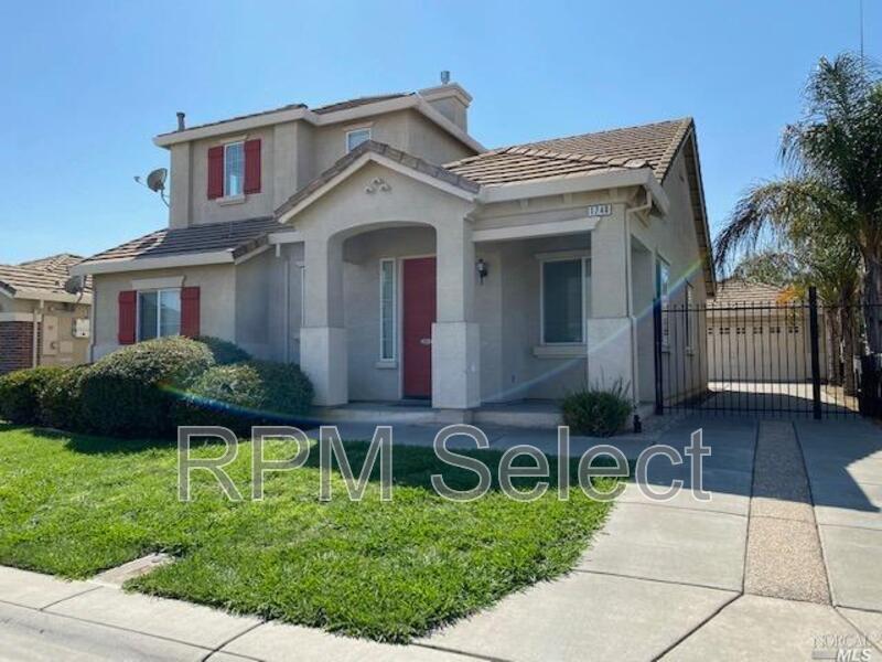 1740 Newark Ln in Suisun City, CA - Building Photo