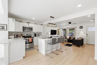 4921 Donnelly Ave in Fort Worth, TX - Building Photo - Building Photo