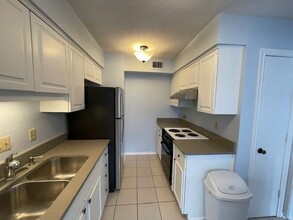 1285 Roaring Springs Rd in Fort Worth, TX - Building Photo - Building Photo