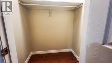 132 Udvari Crescent in Kitchener, ON - Building Photo - Building Photo