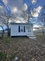 303 E 22nd St in Hopkinsville, KY - Building Photo