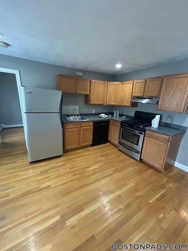 291 Silver St in Boston, MA - Building Photo - Building Photo