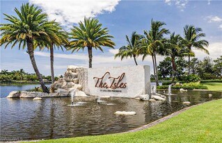 5855 Haiti Dr in Naples, FL - Building Photo