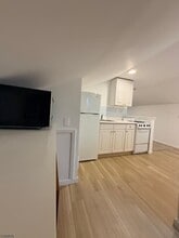 131 Pine St in Montclair, NJ - Building Photo - Building Photo