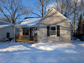 411 E School St in Kent, OH - Building Photo