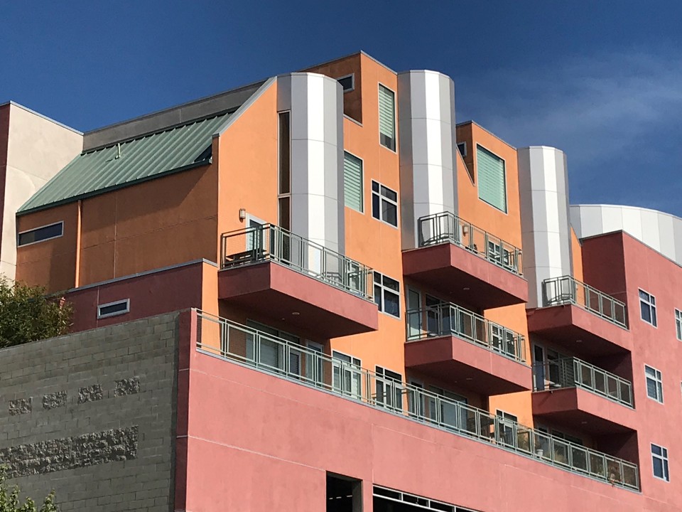 Palms Point Apartments in Los Angeles, CA - Building Photo