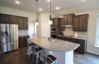 212 Wolf Creek Dr in Waxahachie, TX - Building Photo - Building Photo