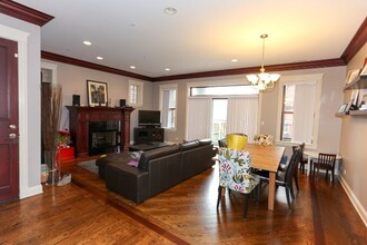 1446 W Fullerton Ave, Unit J05P in Chicago, IL - Building Photo - Building Photo