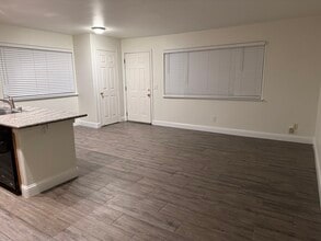 4141 Apostolo Cir, Unit 4 in Sacramento, CA - Building Photo - Building Photo