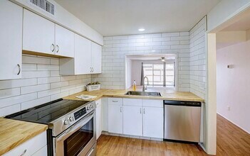 2875 N Tucson Blvd in Tucson, AZ - Building Photo - Building Photo
