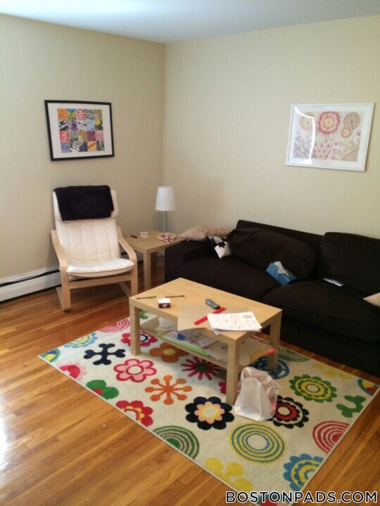 67 Chiswick Rd, Unit 2 in Boston, MA - Building Photo