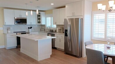 6400 Flotilla Dr in Holmes Beach, FL - Building Photo - Building Photo