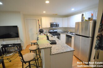 60 Egmont St in Brookline, MA - Foto de edificio - Building Photo