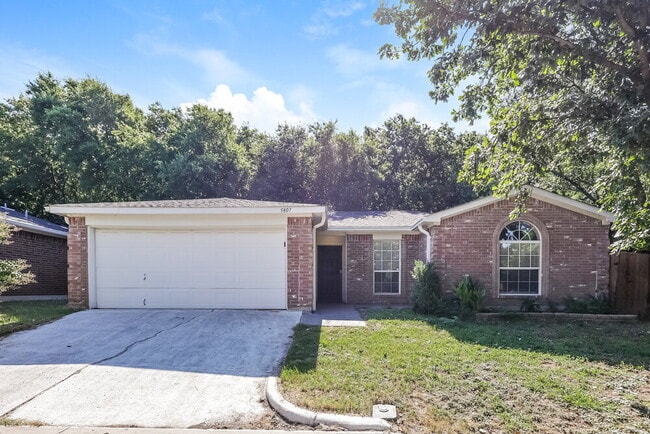 5807 Diamond Oaks Ct