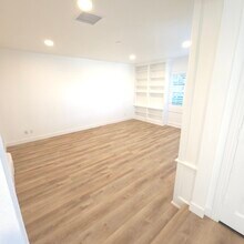 90 Lupe Ave in Thousand Oaks, CA - Foto de edificio - Building Photo