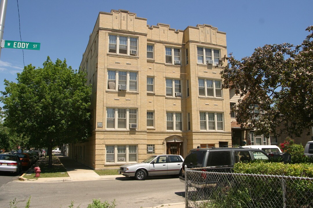 3124-3126 W Eddy St in Chicago, IL - Building Photo