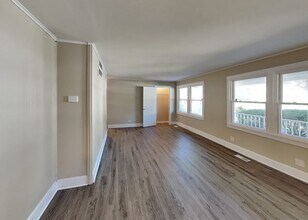 1302 W 59th St in La Grange, IL - Building Photo - Building Photo