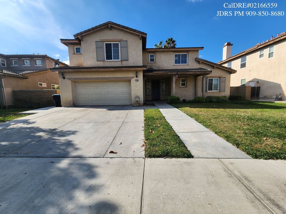 7589 Elm Grove Ave in Corona, CA - Building Photo