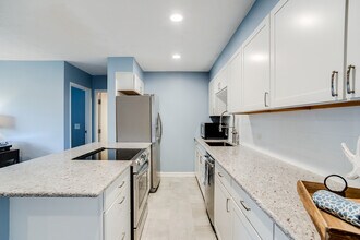 2928 Dean Pky, Unit 5B in Minneapolis, MN - Foto de edificio - Building Photo