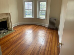 133 Glenville Ave, Unit 1377-#5 in Boston, MA - Foto de edificio - Building Photo
