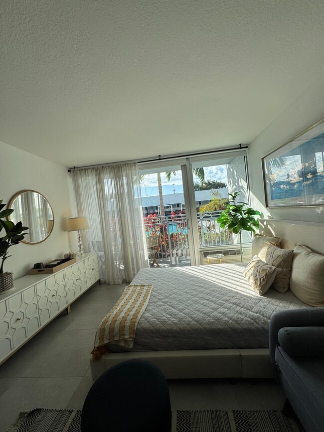 1161 W 46th St, Unit S2 in Hialeah, FL - Building Photo - Building Photo