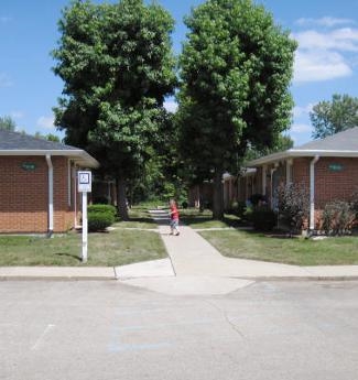 Heather Park Apartments in Winchester, IN - Building Photo