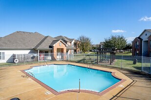 Kensington Place Apartments in Houston, TX - Building Photo