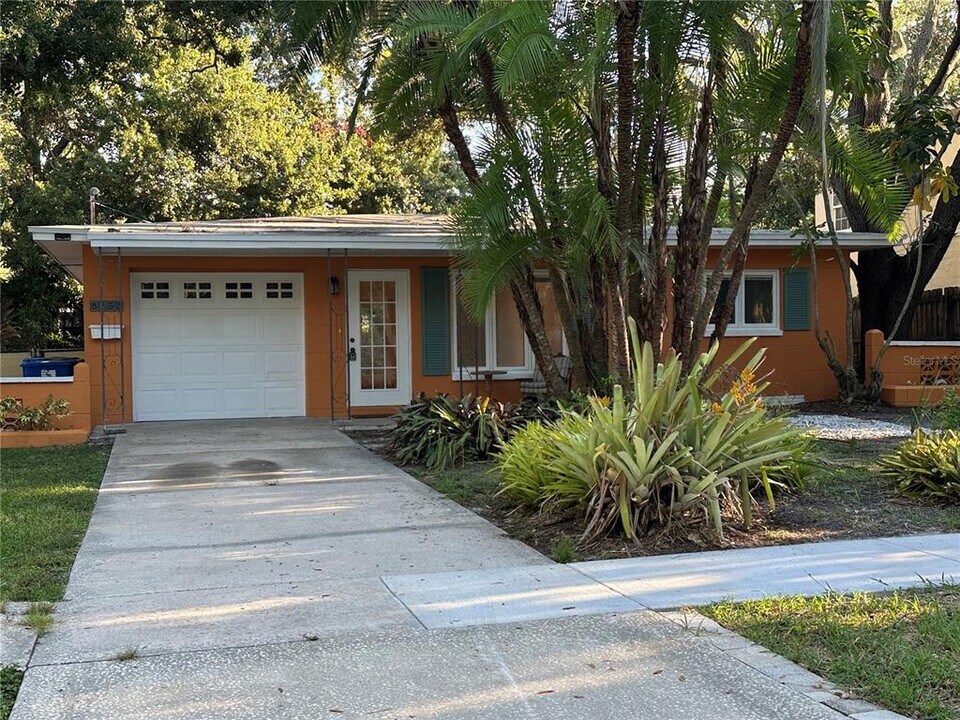 8253 29th Ave N in St. Petersburg, FL - Building Photo