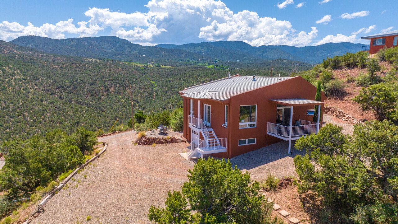 104 Red Rock Rd in High Rolls Mountain Park, NM - Building Photo