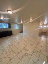 630 1/2 W 79th St in Los Angeles, CA - Building Photo - Building Photo