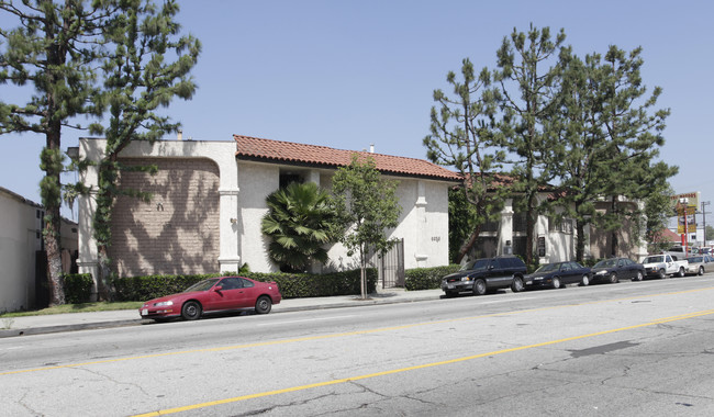 6253 Luxury Apartments in North Hollywood, CA - Foto de edificio - Building Photo