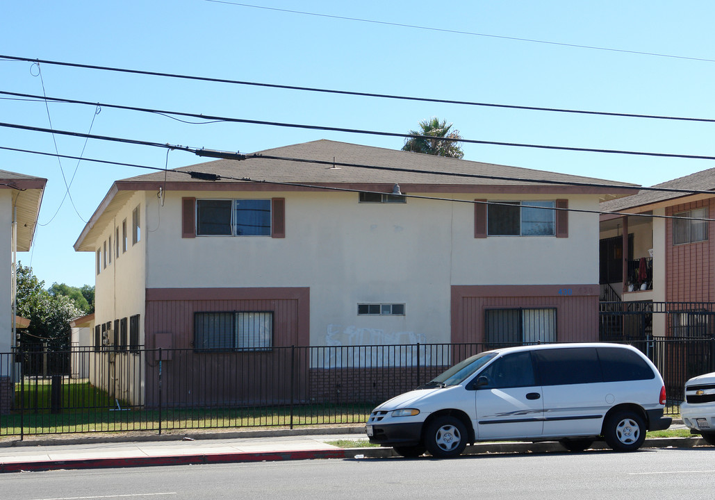 430 E Pleasant Valley Rd in Oxnard, CA - Building Photo